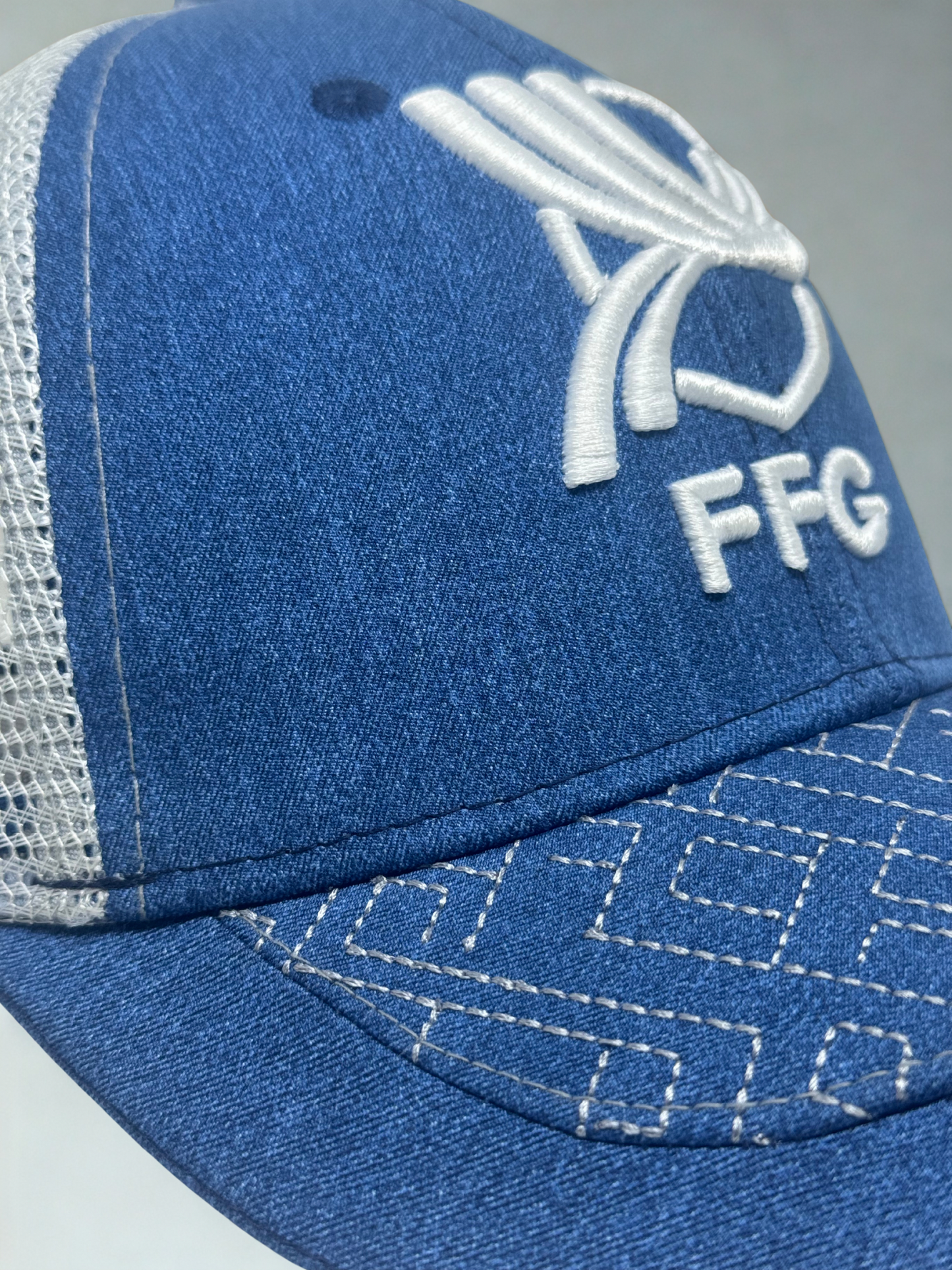 Selección 2025 Celeste Trucker
