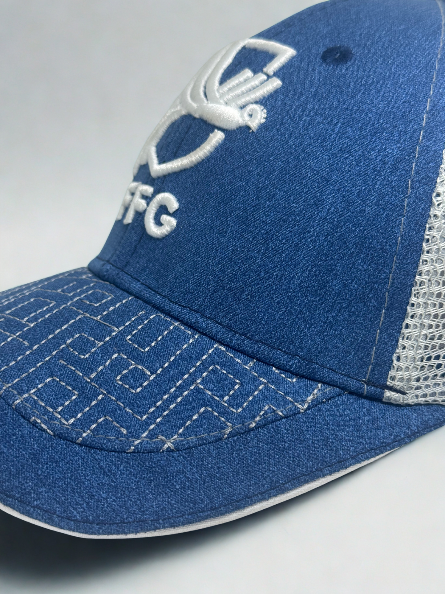 Selección 2025 Celeste Trucker
