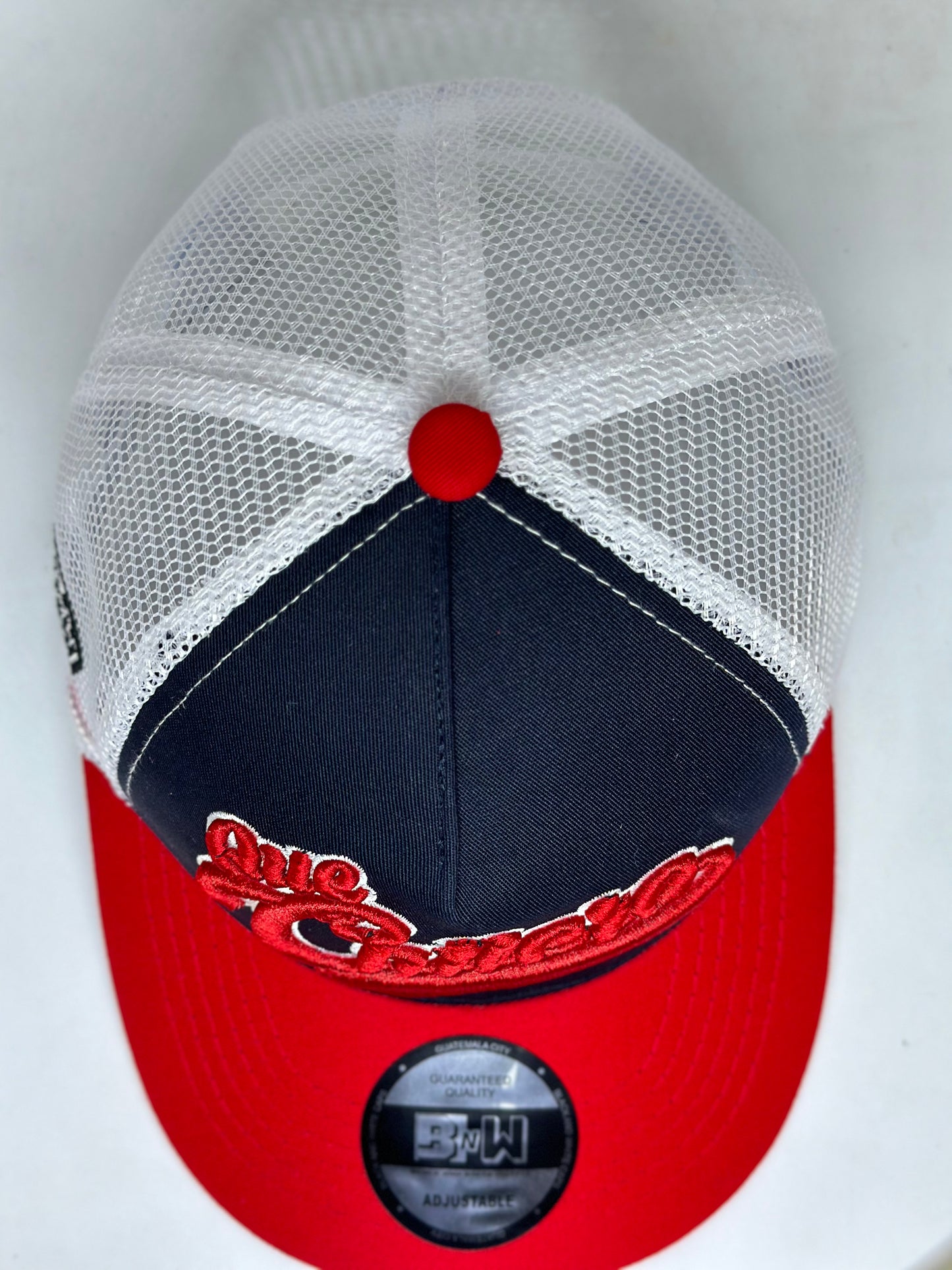 Gorra malla blanca Que Chilero rojo